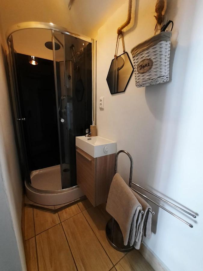 Apartman Matty V Tichom Dvore Priamo V Centre Bratislava Eksteriør billede