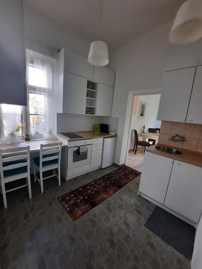 Apartman Matty V Tichom Dvore Priamo V Centre Bratislava Eksteriør billede