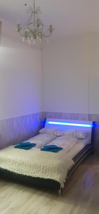 Apartman Matty V Tichom Dvore Priamo V Centre Bratislava Eksteriør billede
